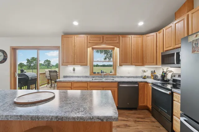 $485,000 | 400 Mourning Dove Court, Arena, WI 53503