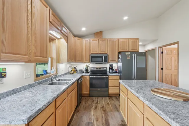 $485,000 | 400 Mourning Dove Court, Arena, WI 53503