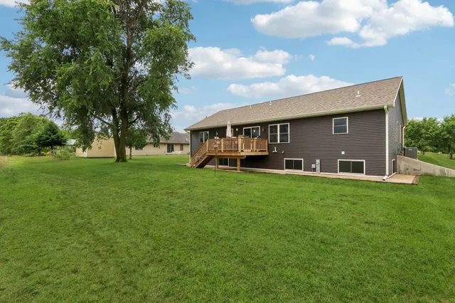 $485,000 | 400 Mourning Dove Court, Arena, WI 53503