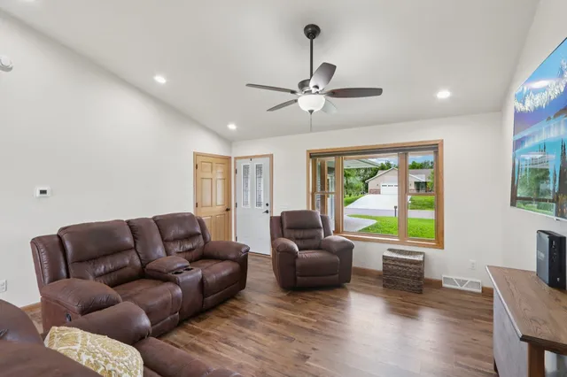 $485,000 | 400 Mourning Dove Court, Arena, WI 53503