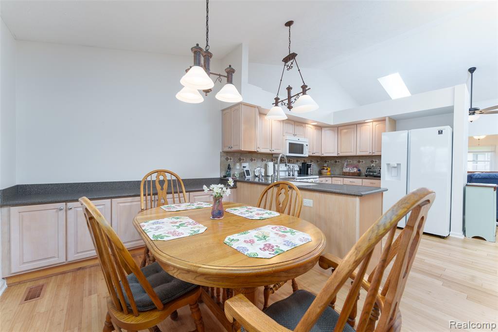 159 Addison Circle Fowlerville, MI 48836 - Photo 4 of 41