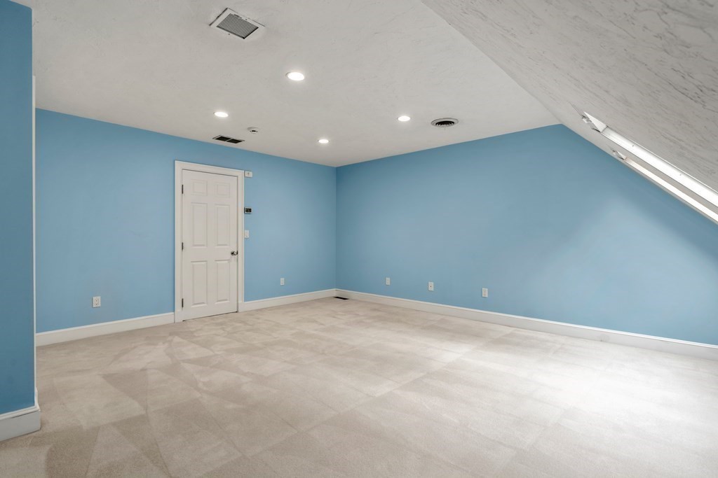 19 Oak Meadow Road Lincoln, MA 01773 - Photo 27 of 41 Gallery Image 27