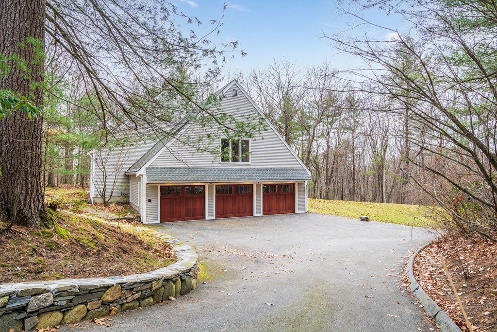 19 Oak Meadow Road Lincoln, MA 01773 - Photo 4 of 41 Gallery Image 4