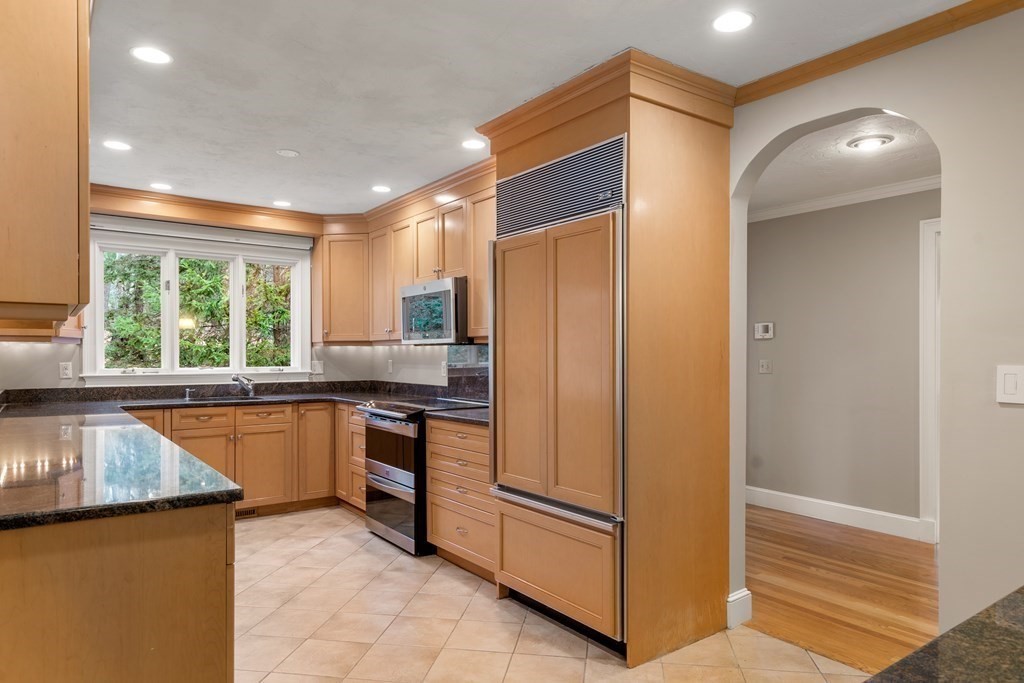 19 Oak Meadow Road Lincoln, MA 01773 - Photo 5 of 41 Gallery Image 5