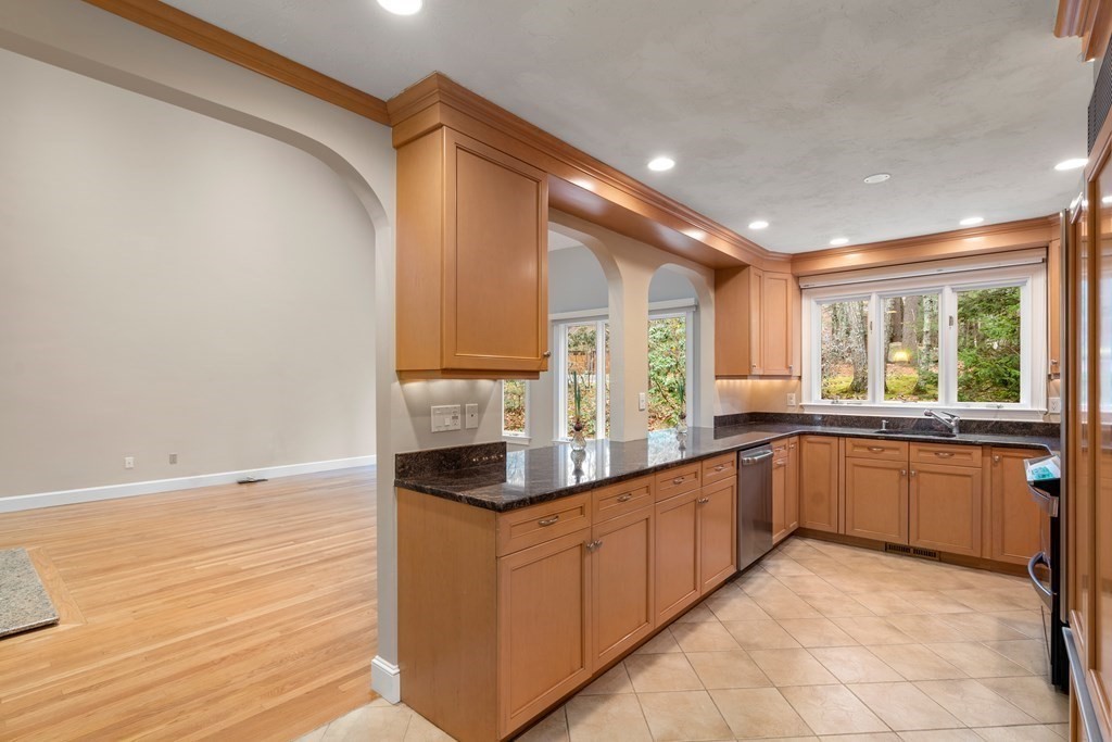 19 Oak Meadow Road Lincoln, MA 01773 - Photo 7 of 41 Gallery Image 7