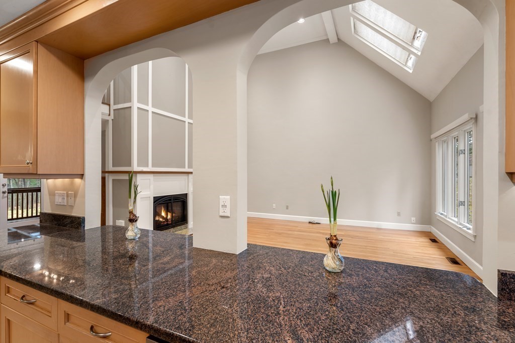 19 Oak Meadow Road Lincoln, MA 01773 - Photo 9 of 41 Gallery Image 9