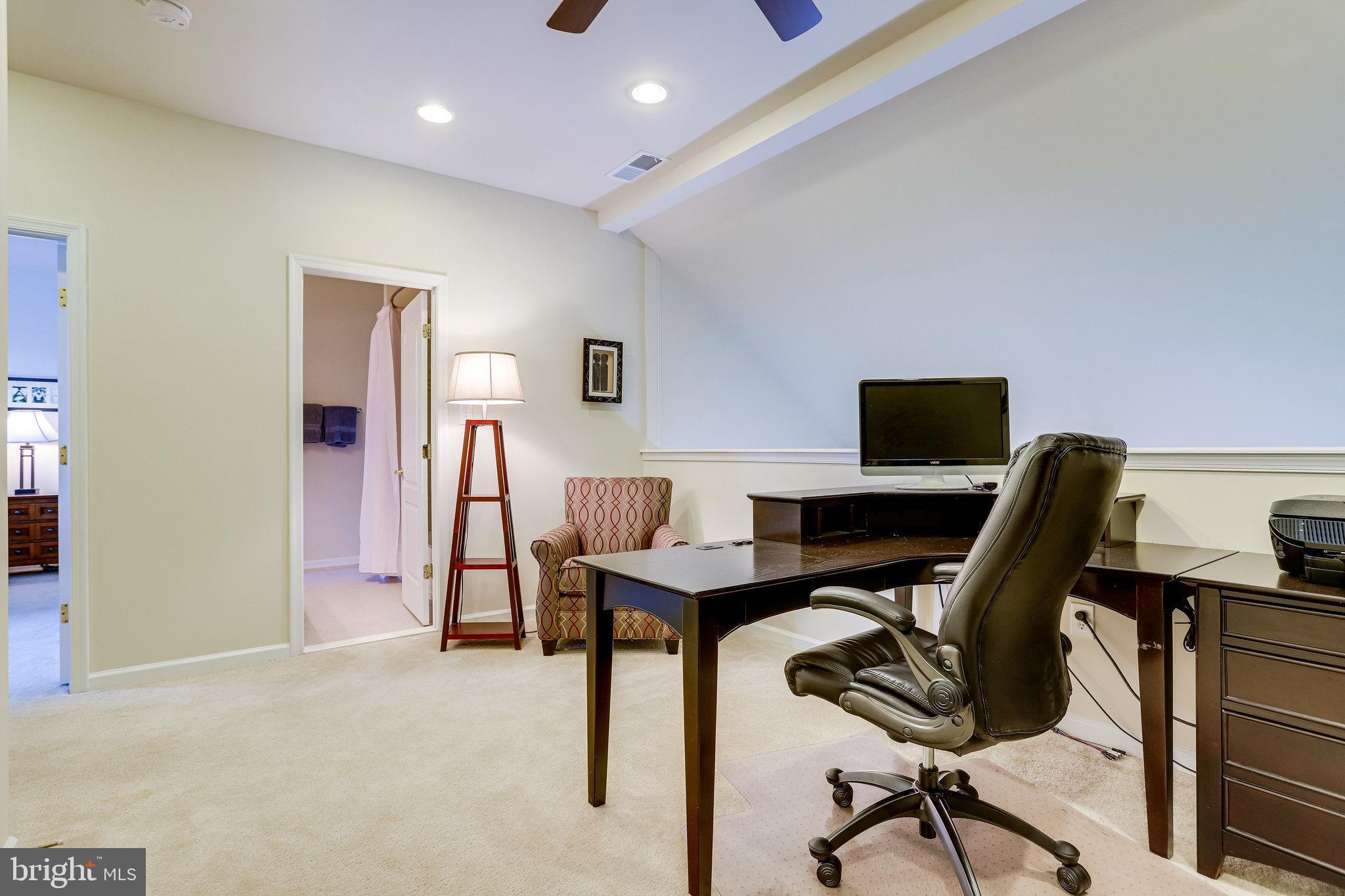 44320 McHenry Square Ashburn, VA 20147 - Photo 28 of 55 Loft area has lots of possibilities!