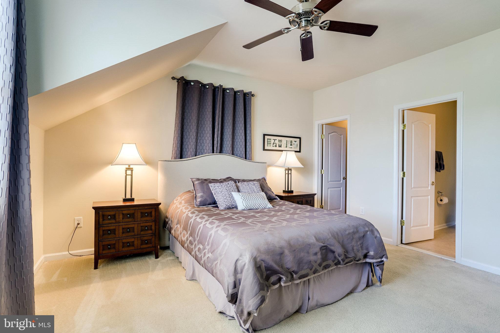 44320 McHenry Square Ashburn, VA 20147 - Photo 30 of 55 Bedroom #2 has a walk-in closet and adjoining bath