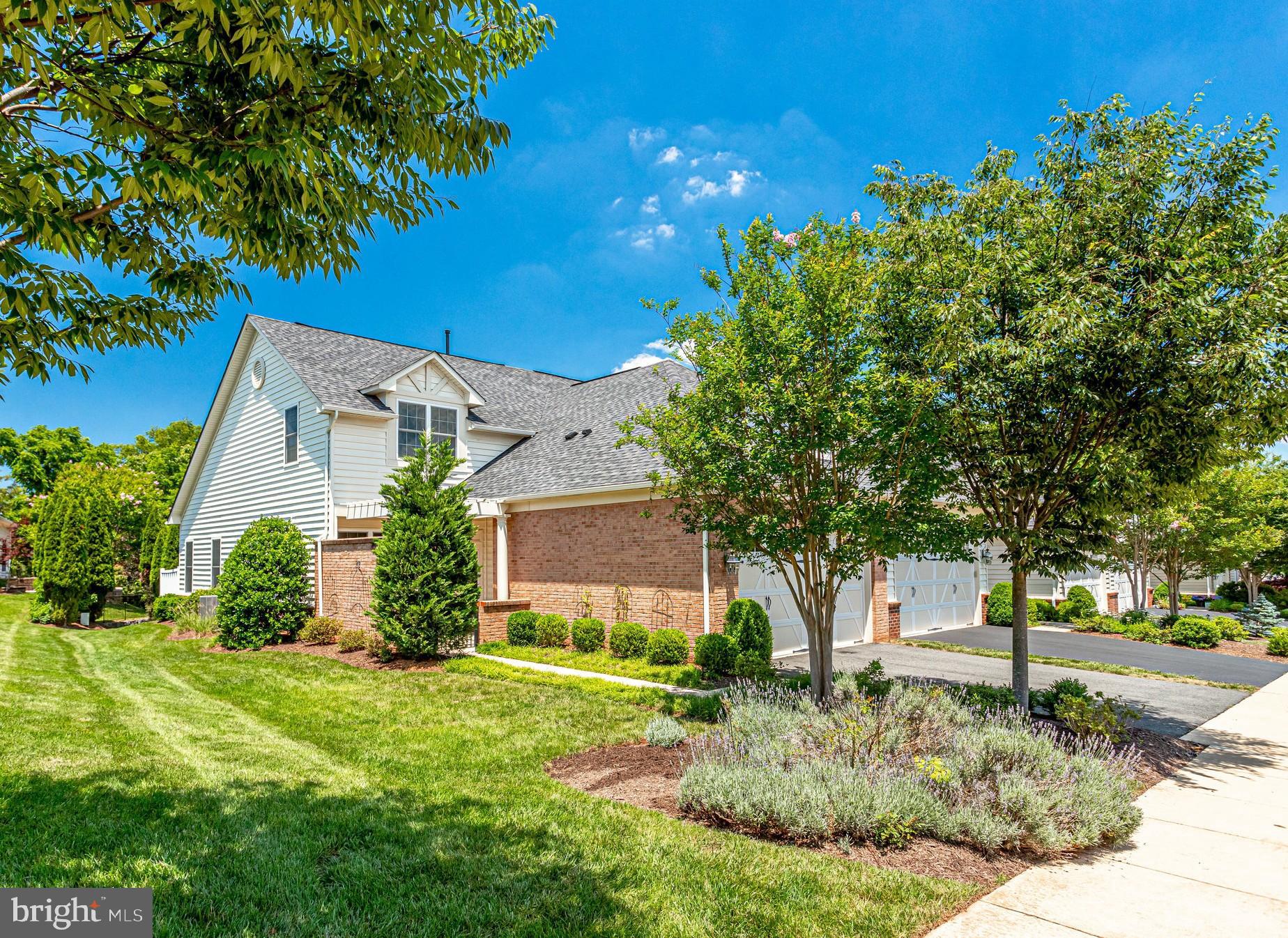 44320 McHenry Square Ashburn, VA 20147 - Photo 39 of 55 Lawn and landscaping are maintained by the HOA