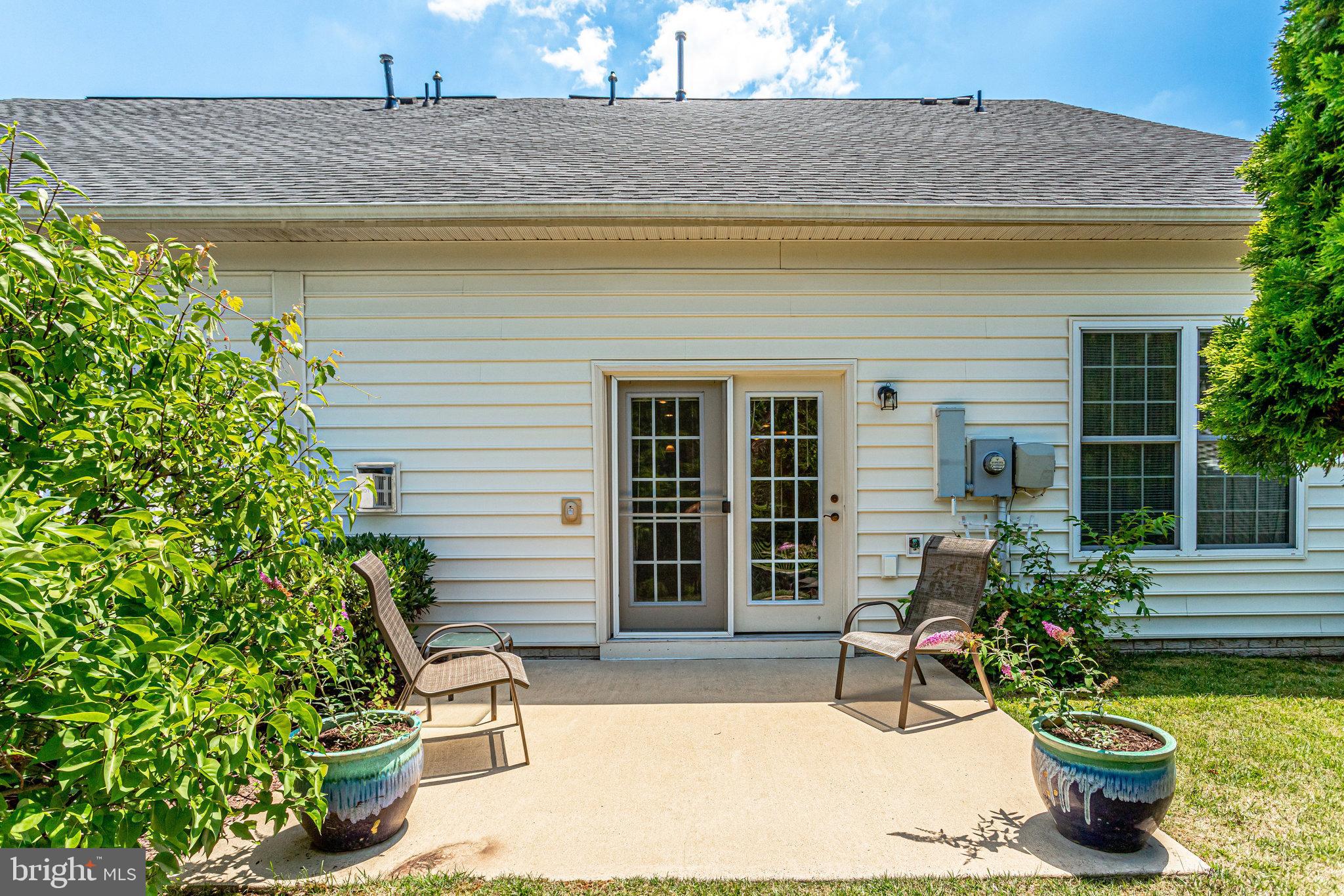 44320 McHenry Square Ashburn, VA 20147 - Photo 43 of 55 Bright, sunny and tucked away in private setting