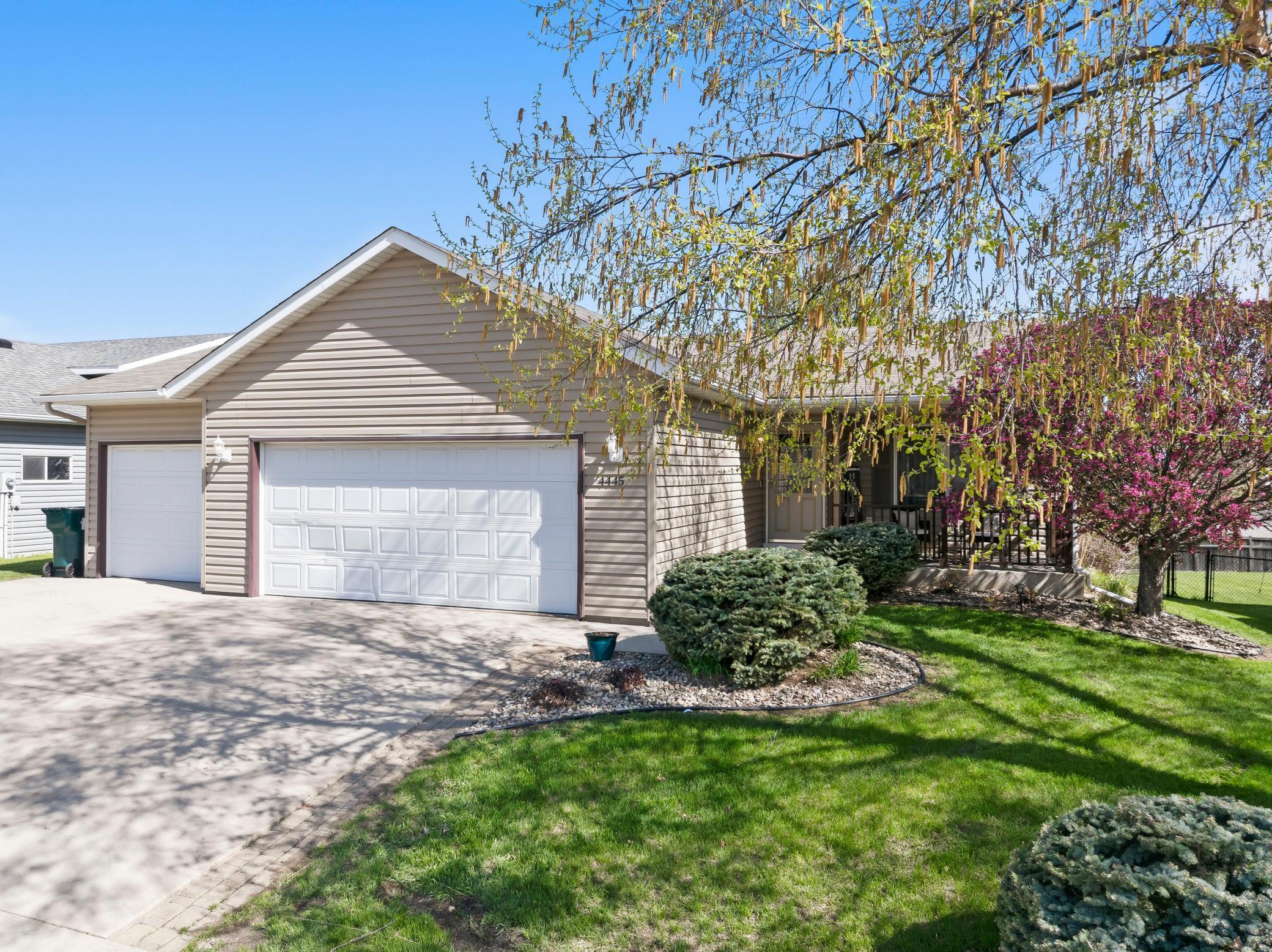 4445 Manor Drive Northwest Rochester, MN 55901 - Photo 2 of 32