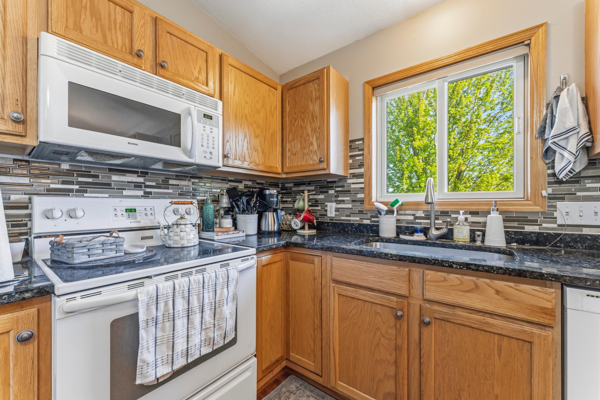 4445 Manor Drive Northwest Rochester, MN 55901 - Photo 9 of 32