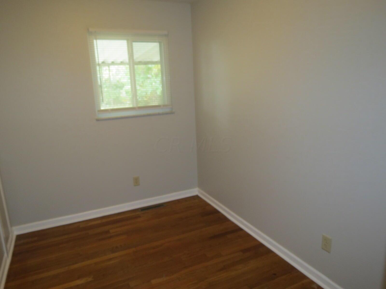 797 Stockbridge Road Columbus, OH 43207 - Photo 11 of 17 797 stockbridge 11-6-21 (23)