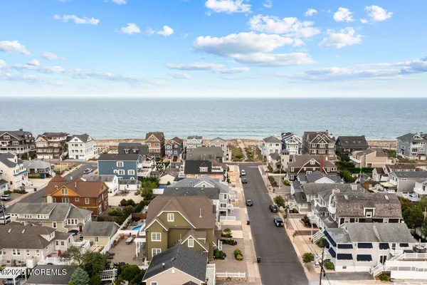 $4,000 | 100 3rd Avenue, Lavallette, NJ 08735
