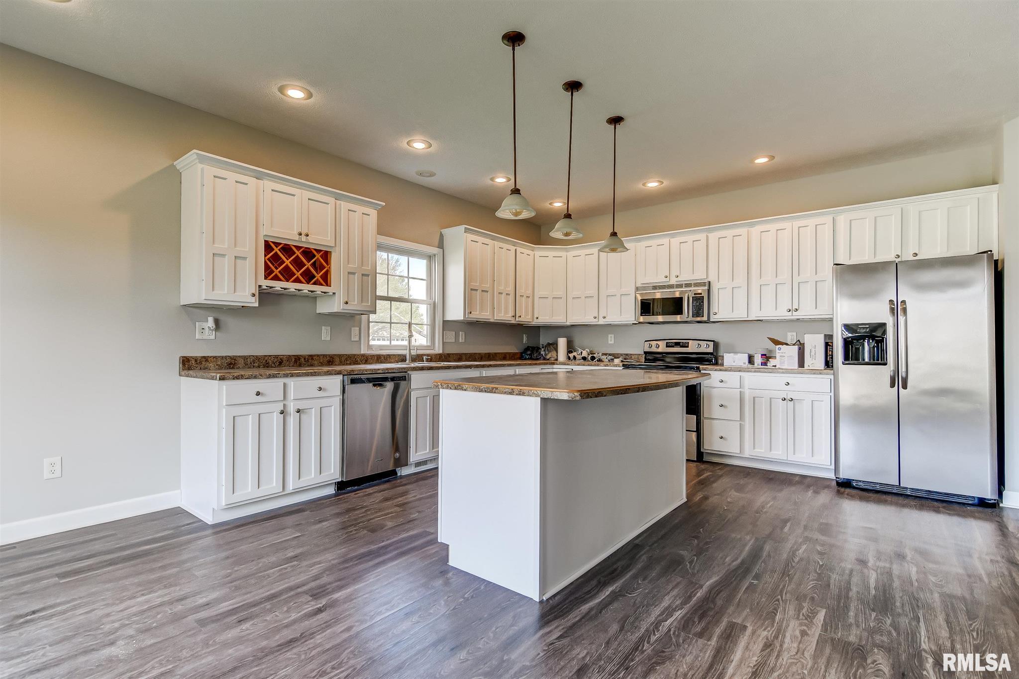 6800 Ninebark Drive Springfield, IL 62712 - Photo 9 of 37 Gallery Image 9