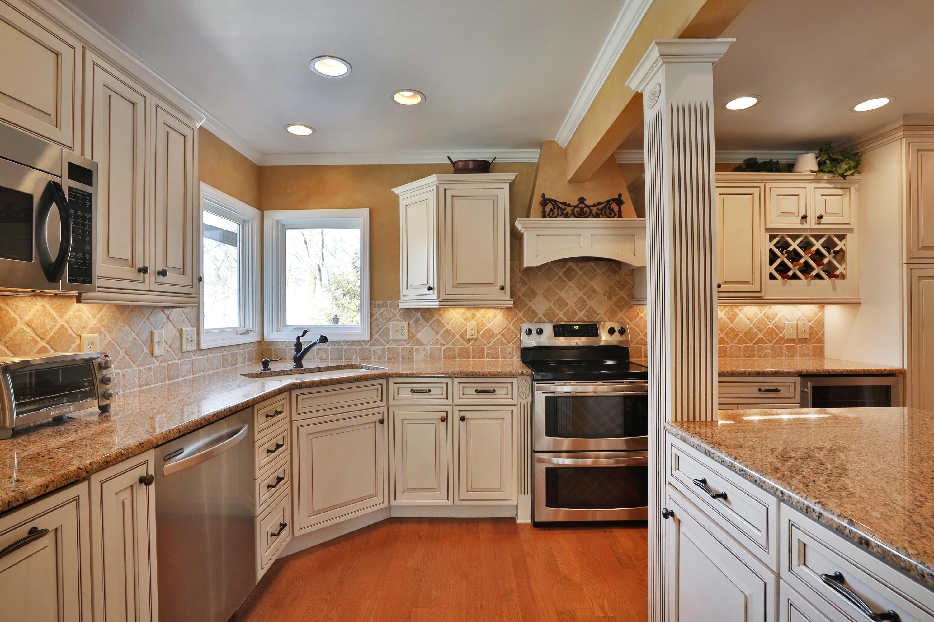 4051 Longhill Road Columbus, OH 43220 - Photo 13 of 66