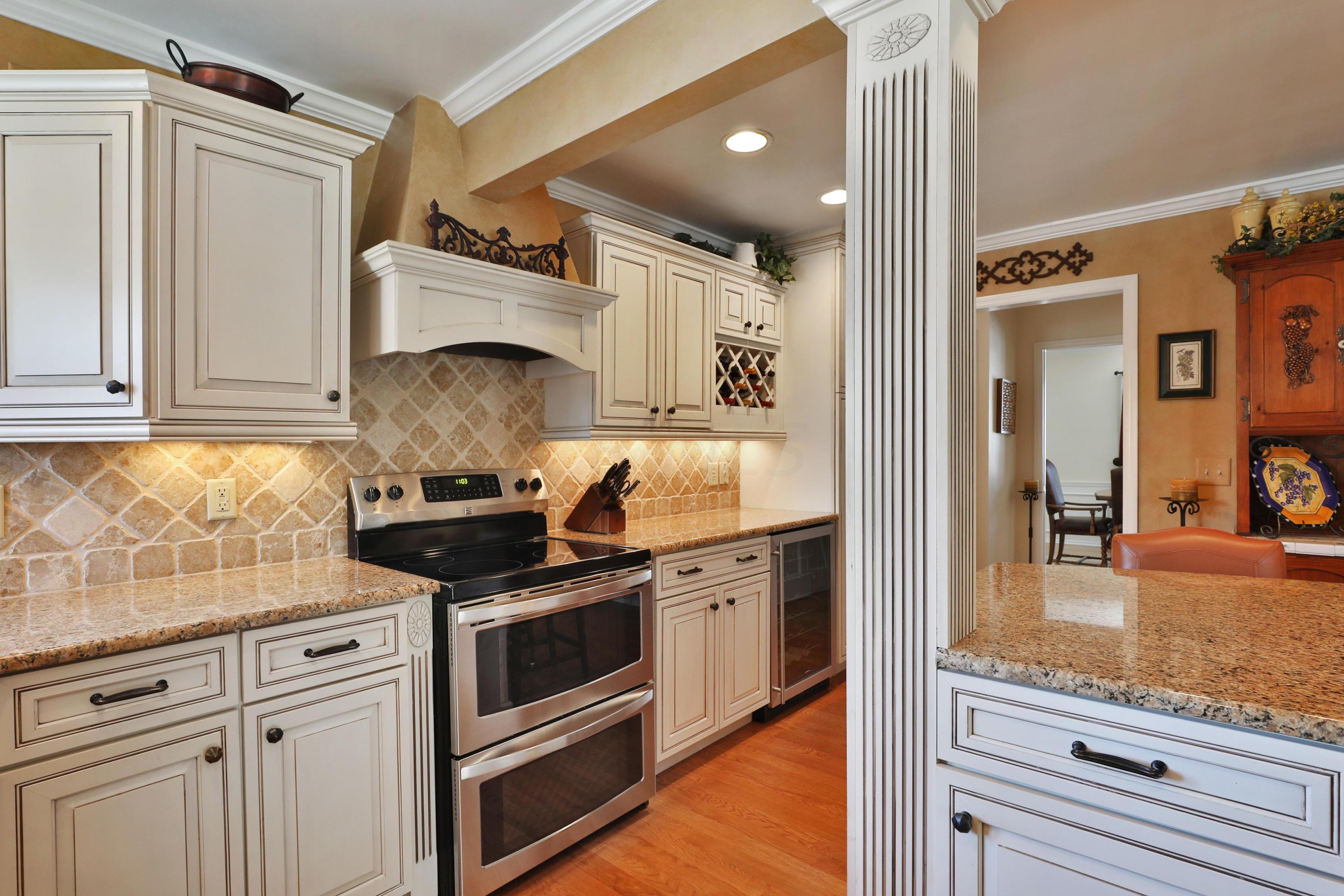 4051 Longhill Road Columbus, OH 43220 - Photo 14 of 66