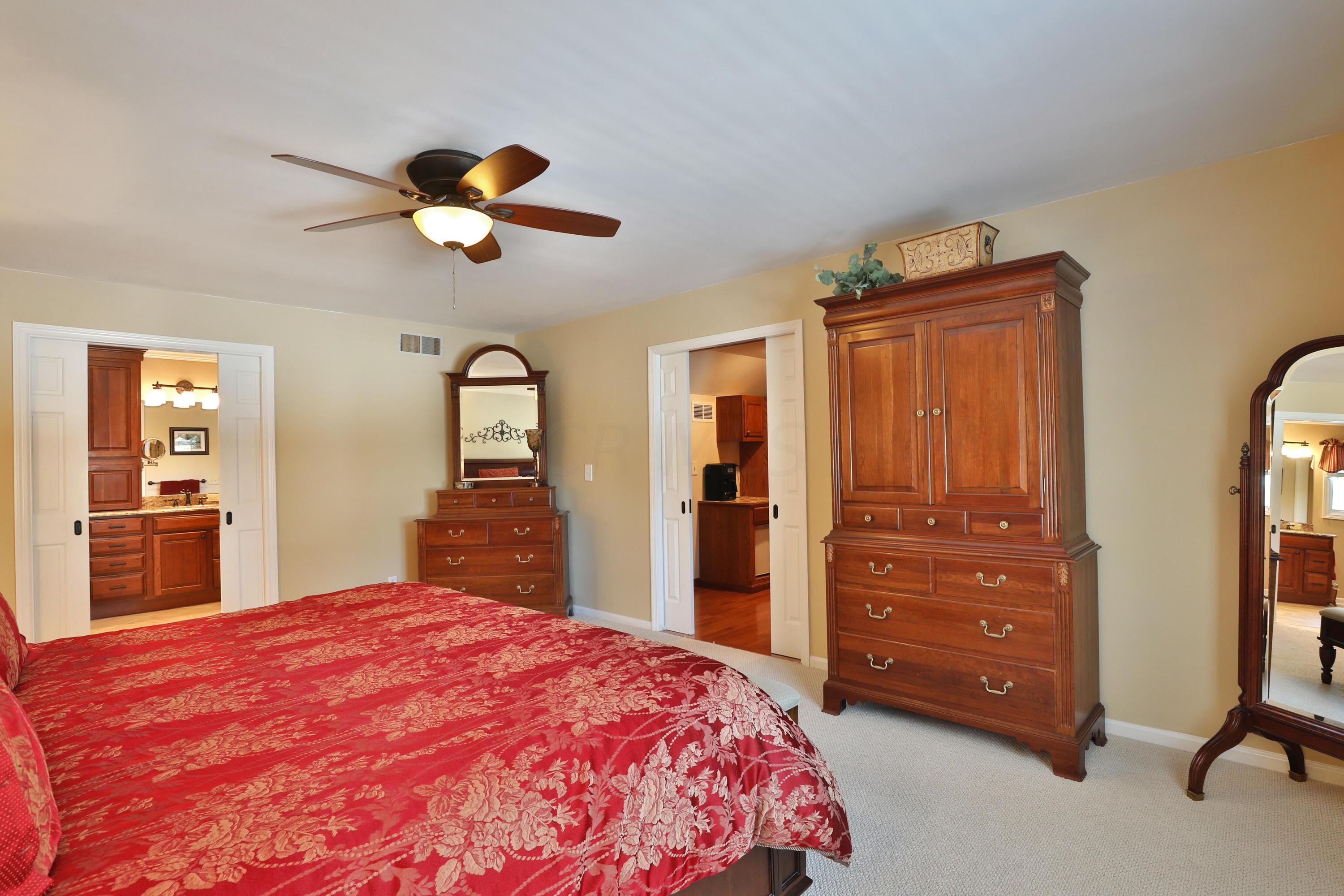 4051 Longhill Road Columbus, OH 43220 - Photo 34 of 66