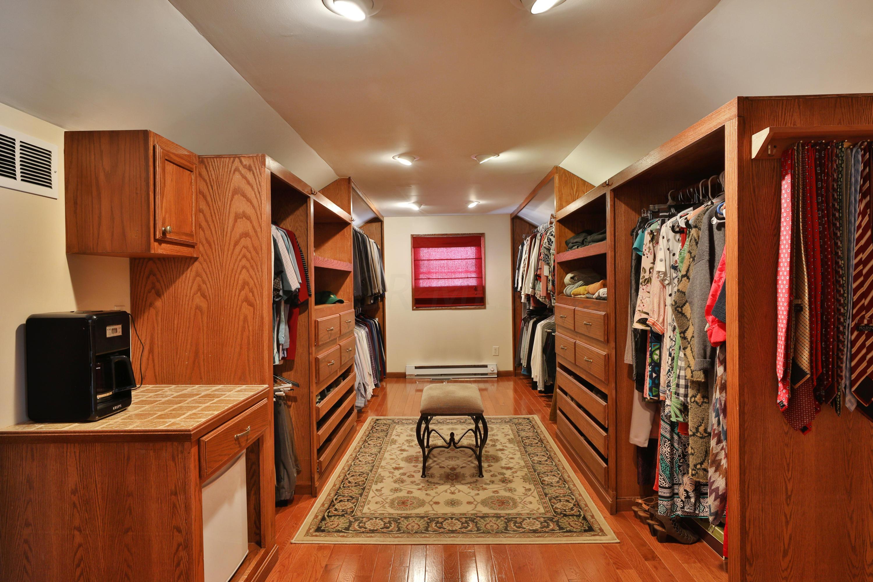 4051 Longhill Road Columbus, OH 43220 - Photo 35 of 66