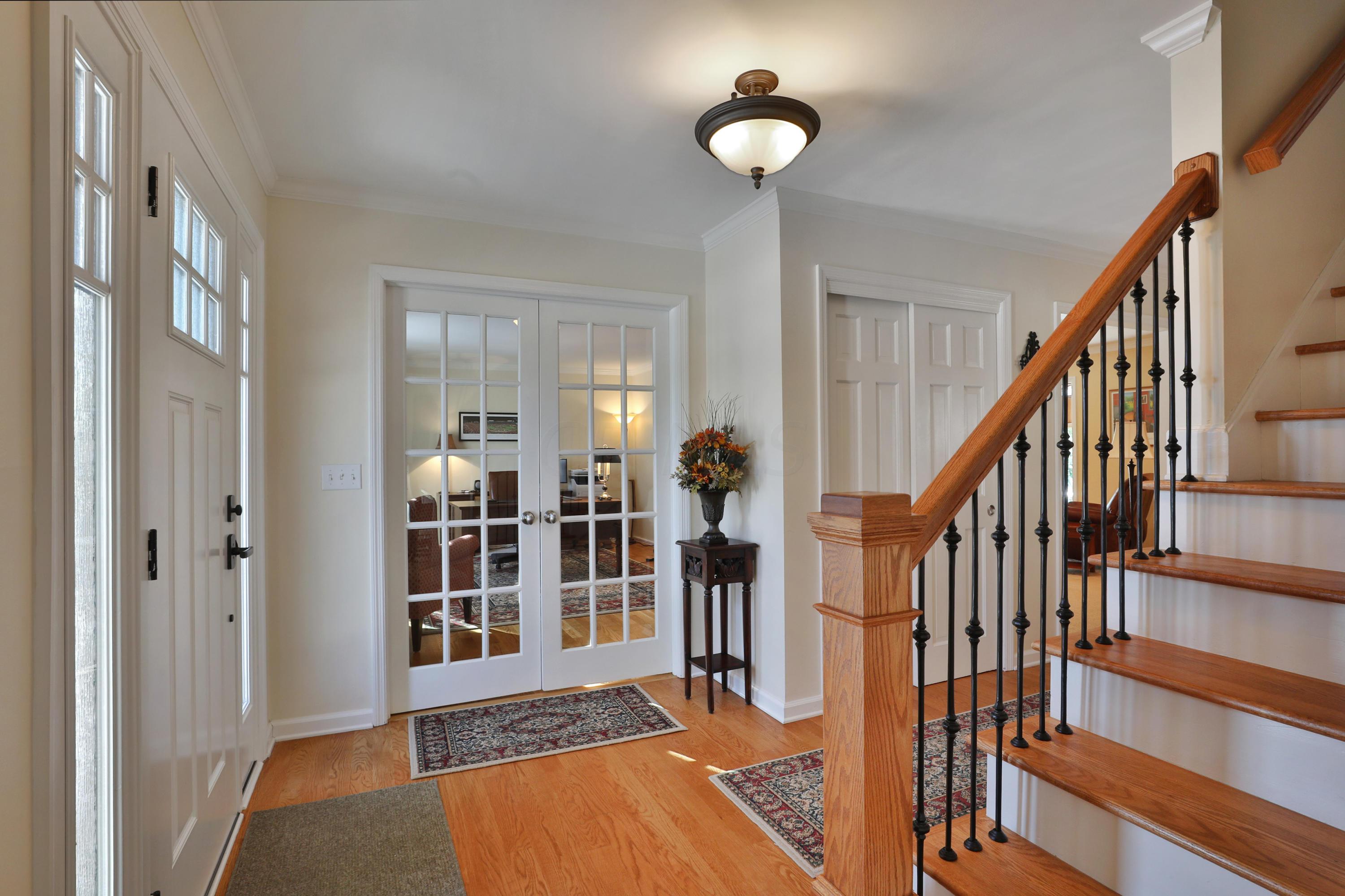 4051 Longhill Road Columbus, OH 43220 - Photo 4 of 66