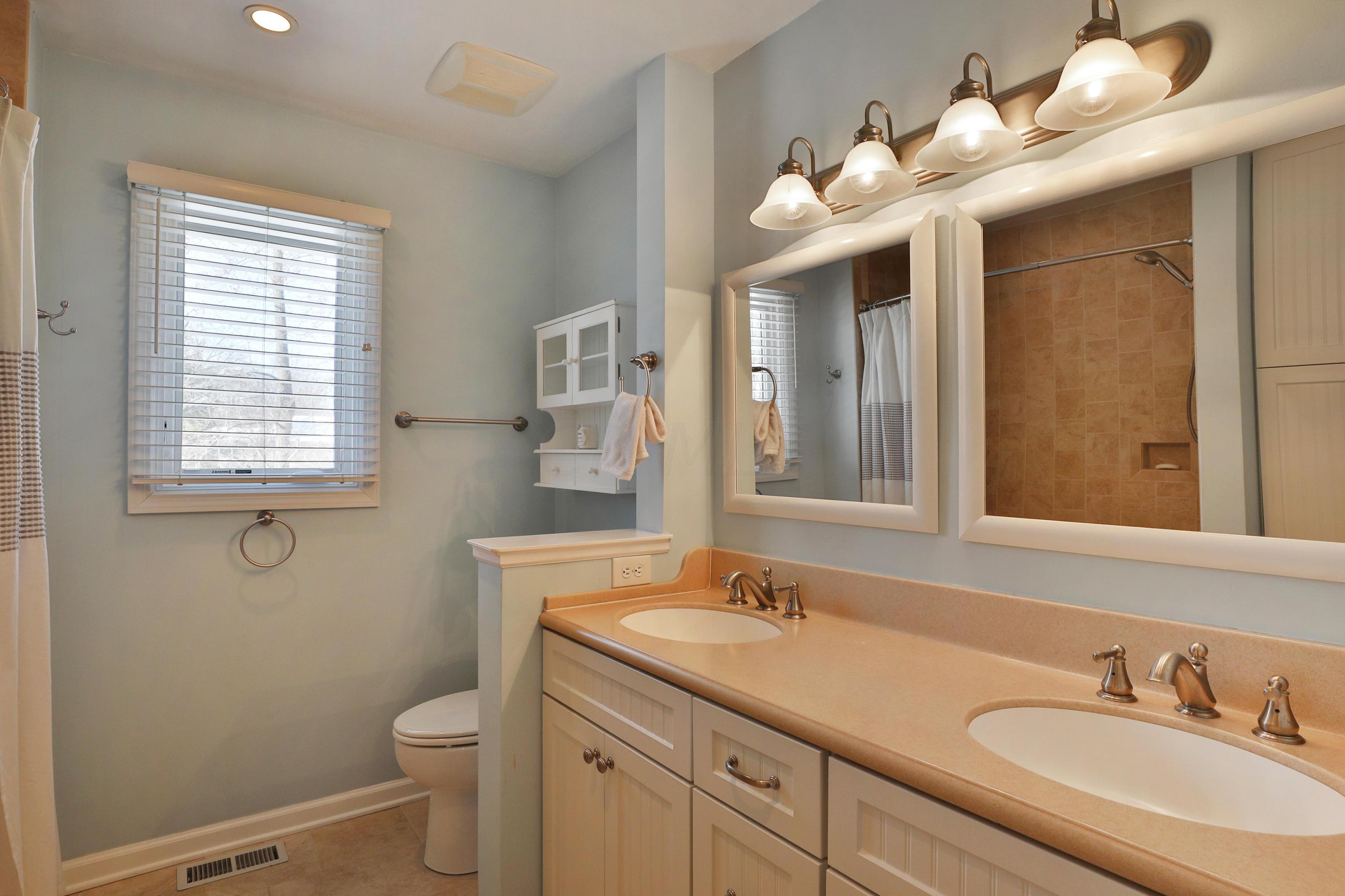 4051 Longhill Road Columbus, OH 43220 - Photo 46 of 66