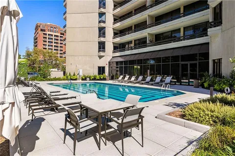 $649,000 | 2660 Peachtree Road Northwest, Unit 32B, Atlanta, GA 30305