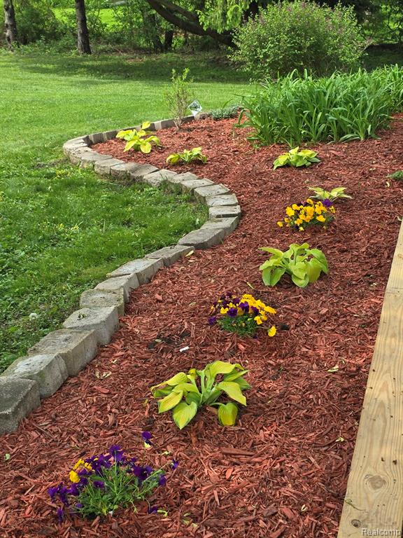 768 Pleasant Ridge Lake Orion, MI 48362 - Photo 12 of 36 Gallery Image 12