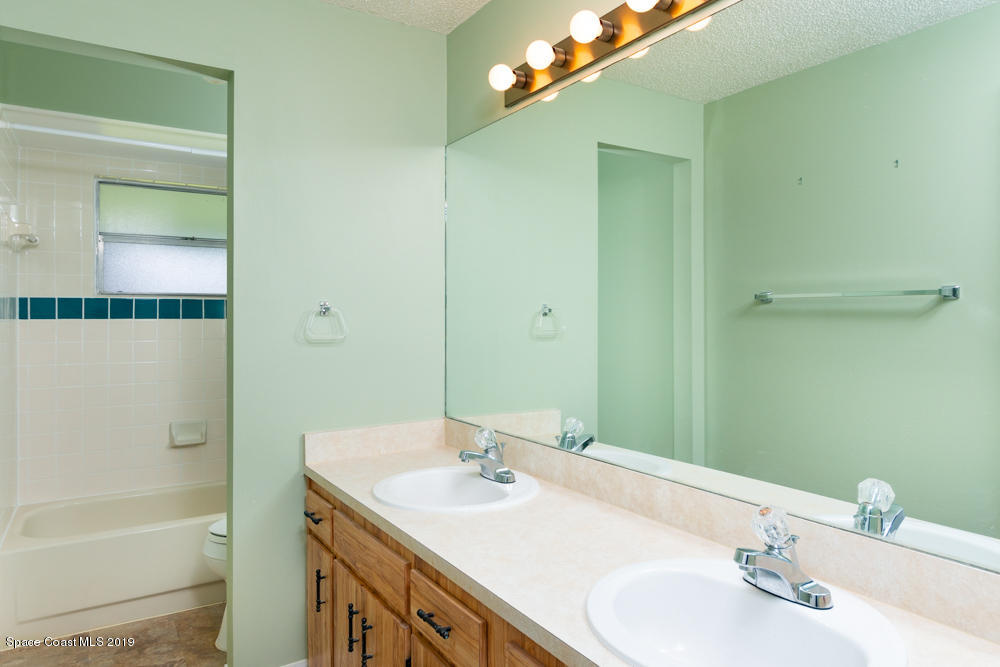 464 Crystal Mist Road Northwest Palm Bay, FL 32907 - Photo 16 of 29 medium-12