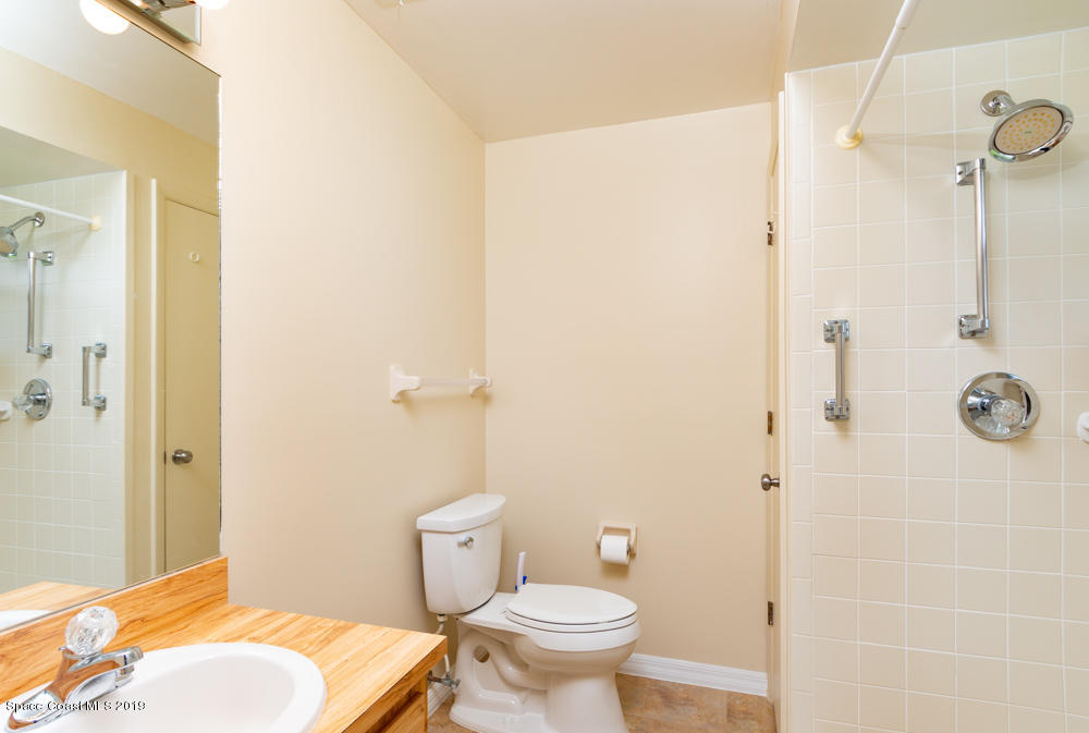 464 Crystal Mist Road Northwest Palm Bay, FL 32907 - Photo 19 of 29 medium-17