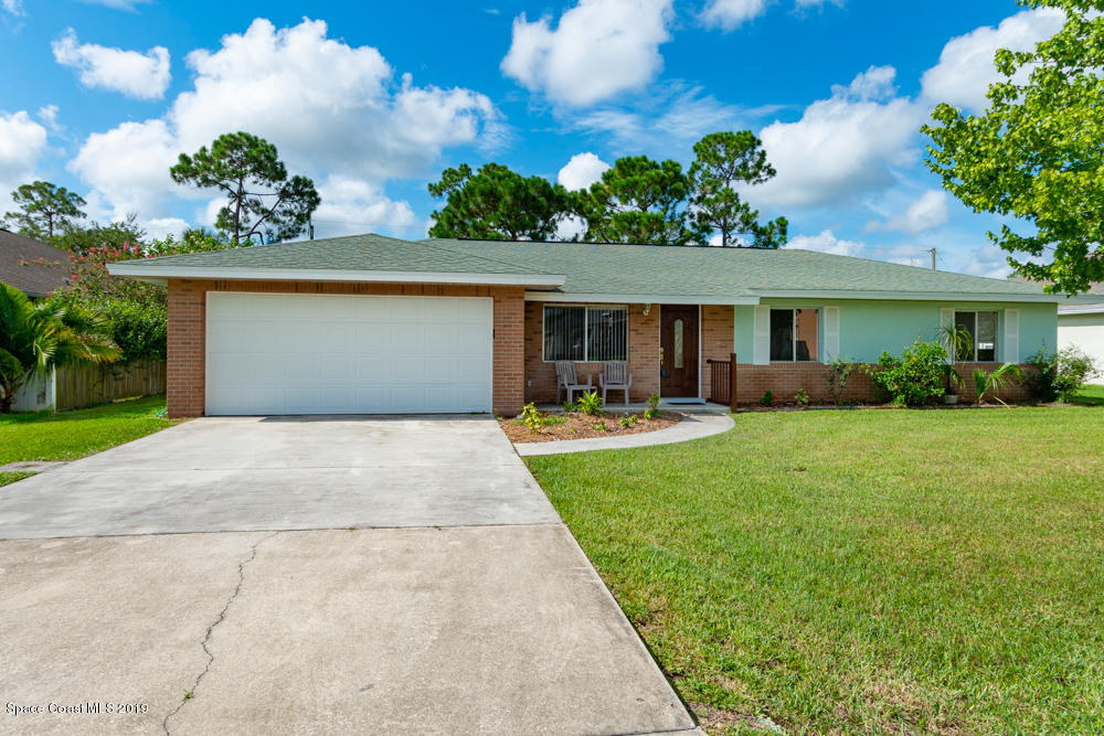 464 Crystal Mist Road Northwest Palm Bay, FL 32907 - Photo 3 of 29 medium-6