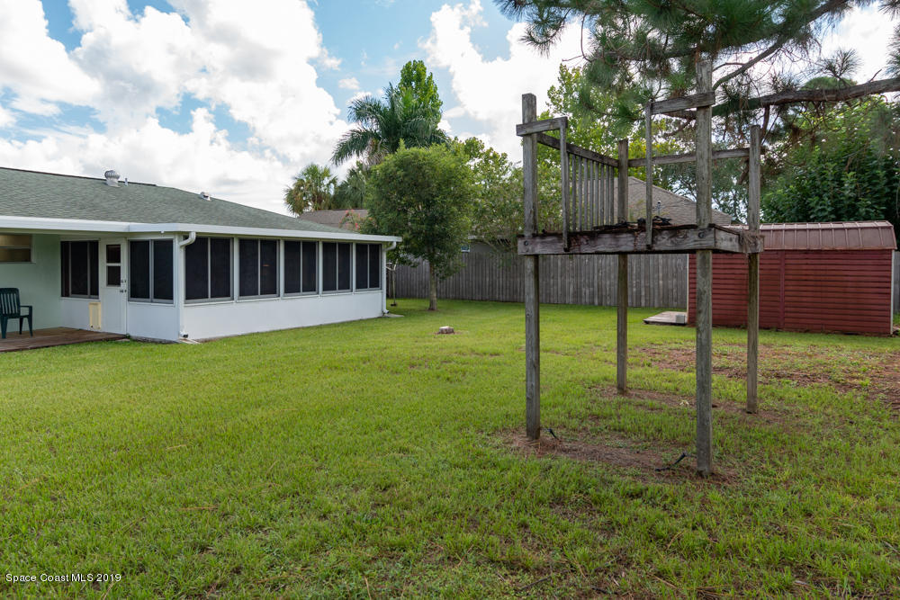 464 Crystal Mist Road Northwest Palm Bay, FL 32907 - Photo 25 of 29 medium-28
