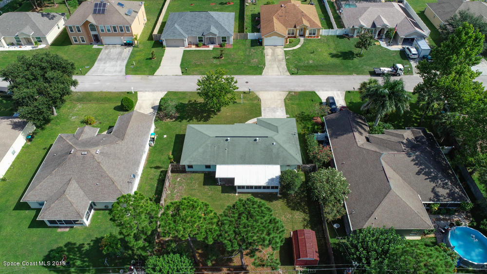 464 Crystal Mist Road Northwest Palm Bay, FL 32907 - Photo 27 of 29 medium-4