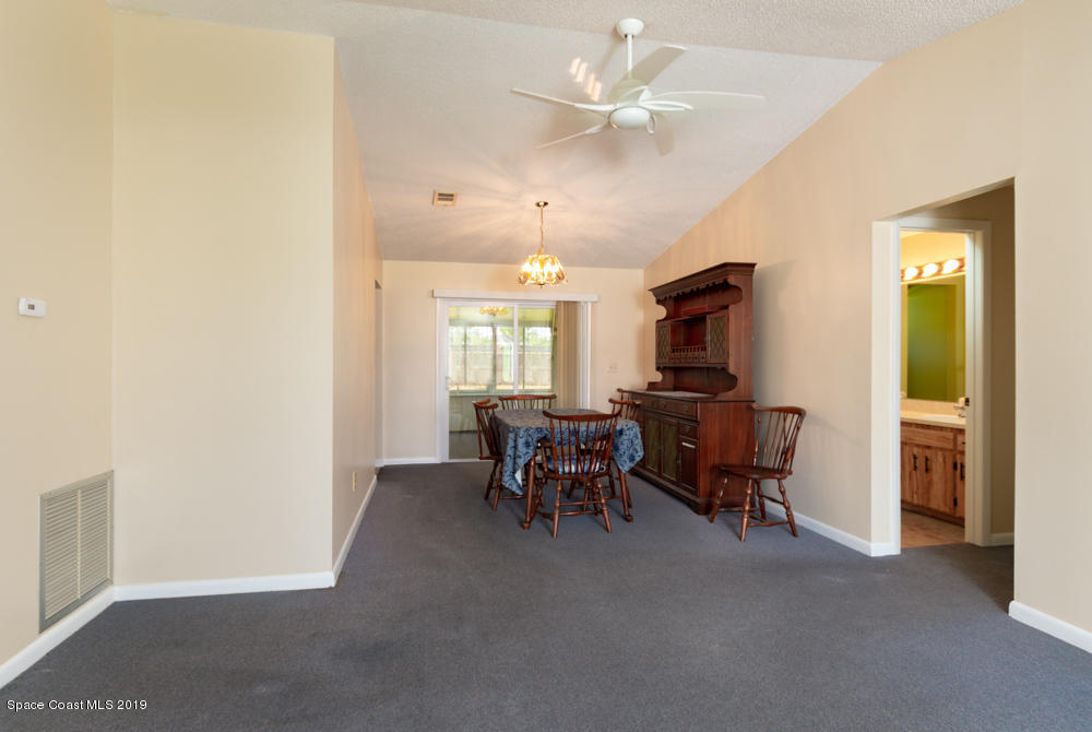 464 Crystal Mist Road Northwest Palm Bay, FL 32907 - Photo 8 of 29 medium-18