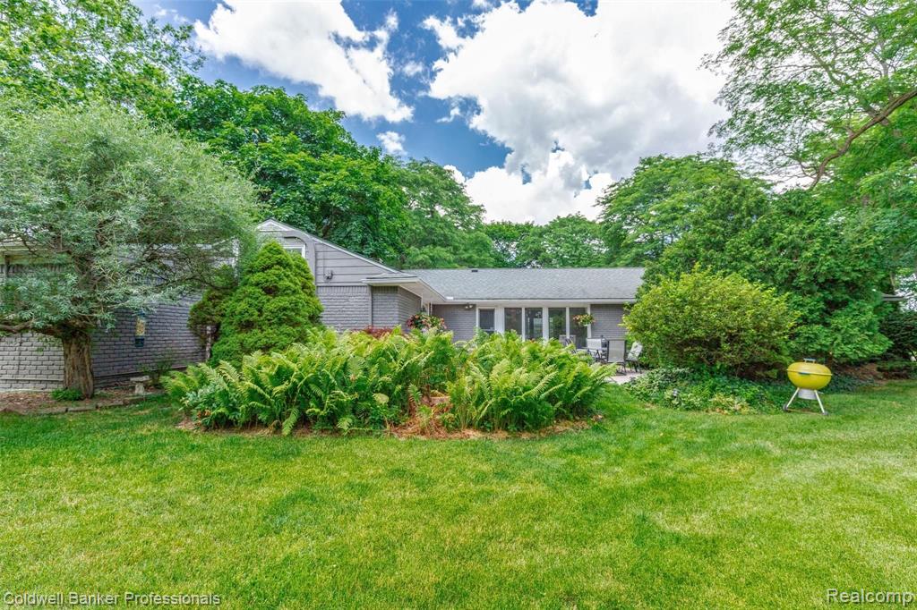 1066 Rock Spring Road Bloomfield Hills, MI 48304 - Photo 33 of 33