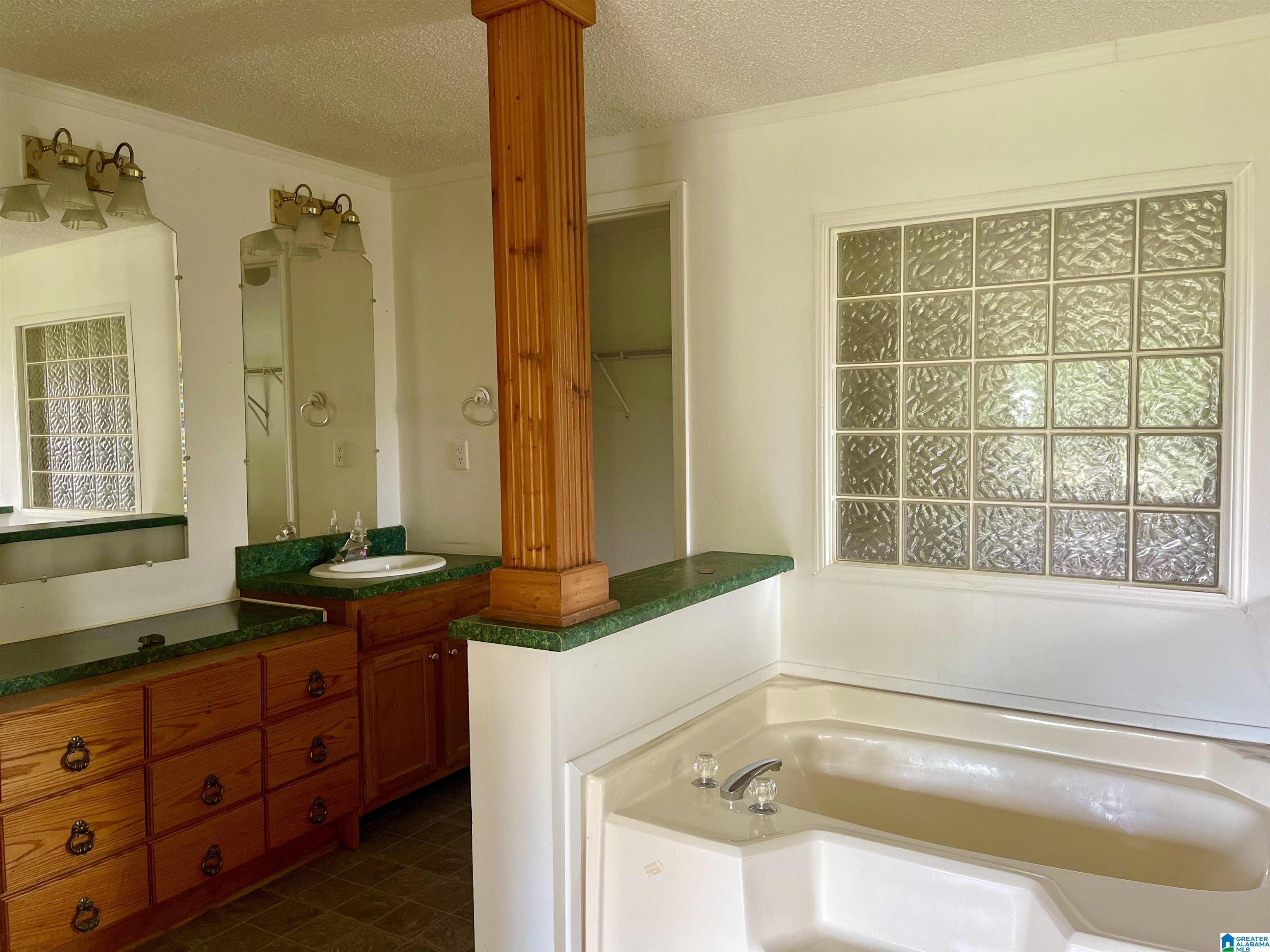 905 Jim Thomas Road Hayden, AL 35079 - Photo 25 of 33