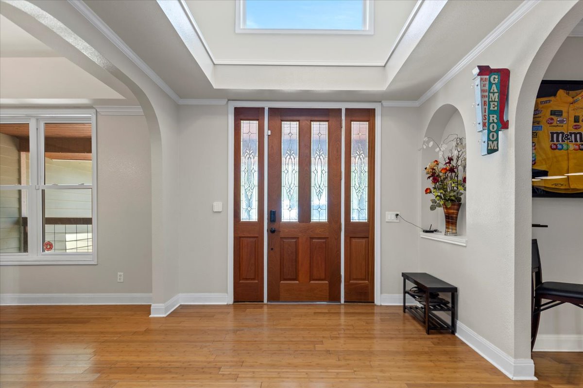 550 League Line Road Smithville, TX 78957 - Photo 5 of 40 a view of livingroom with furniture and wooden floor