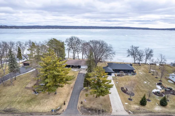 $1,499,999 | 736 Shorewood Drive, Detroit Lakes, MN 56501