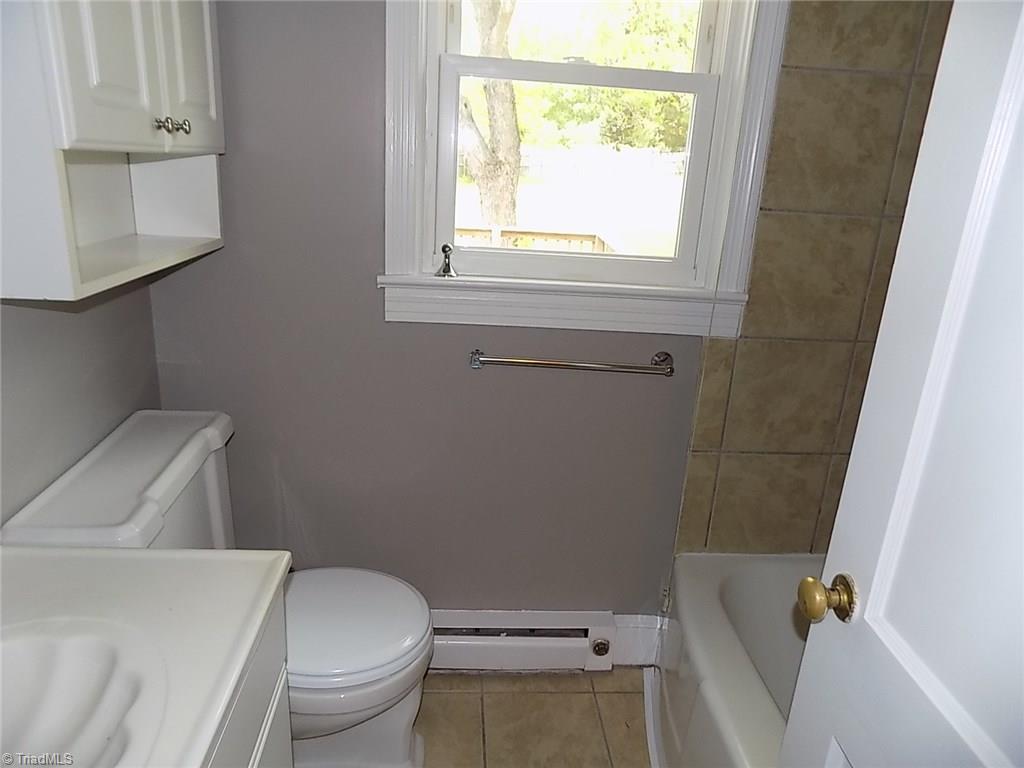 214 Mendenhall Road Jamestown, NC 27282 - Photo 14 of 30 Gallery Image 14