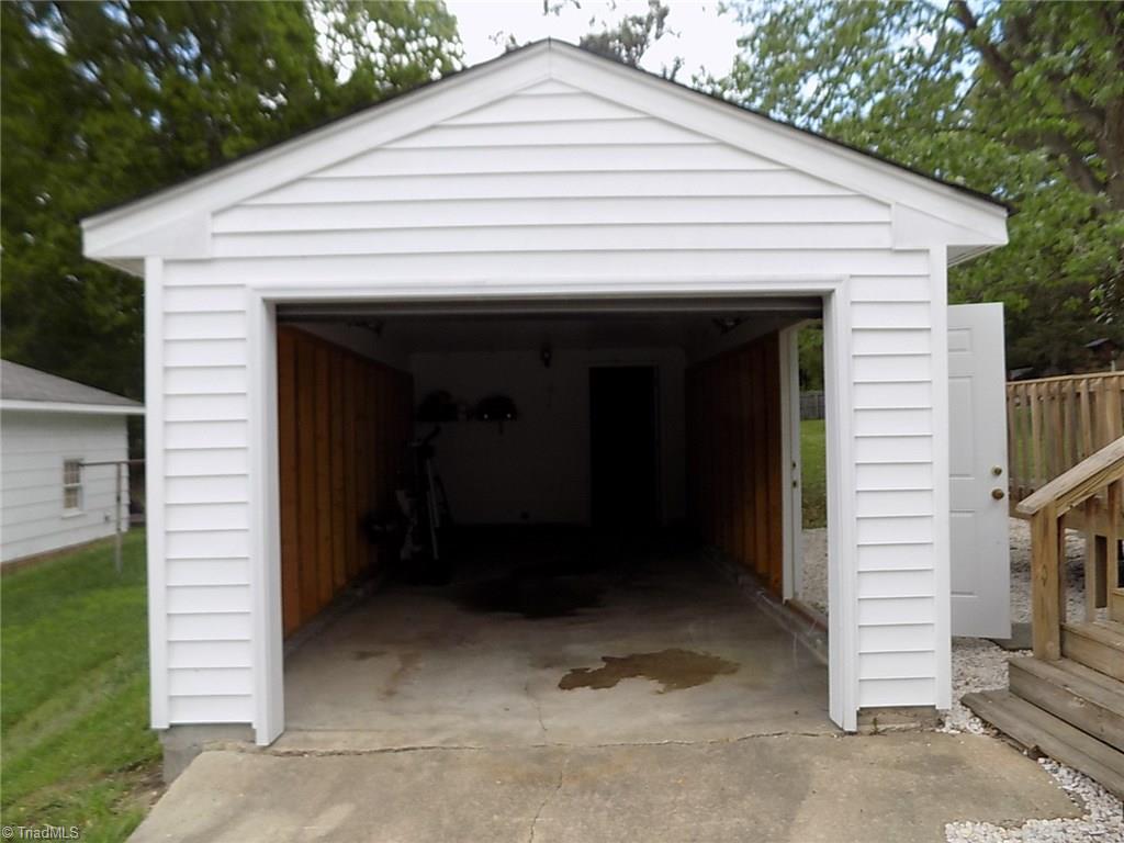 214 Mendenhall Road Jamestown, NC 27282 - Photo 18 of 30 Gallery Image 18