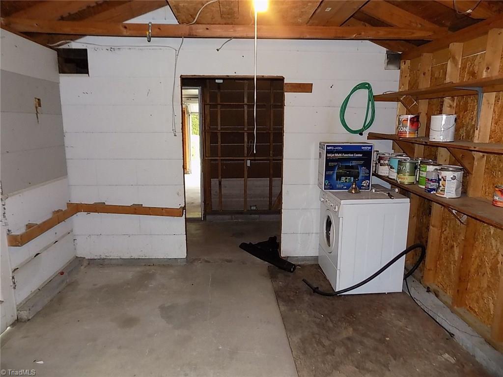 214 Mendenhall Road Jamestown, NC 27282 - Photo 21 of 30 Gallery Image 21