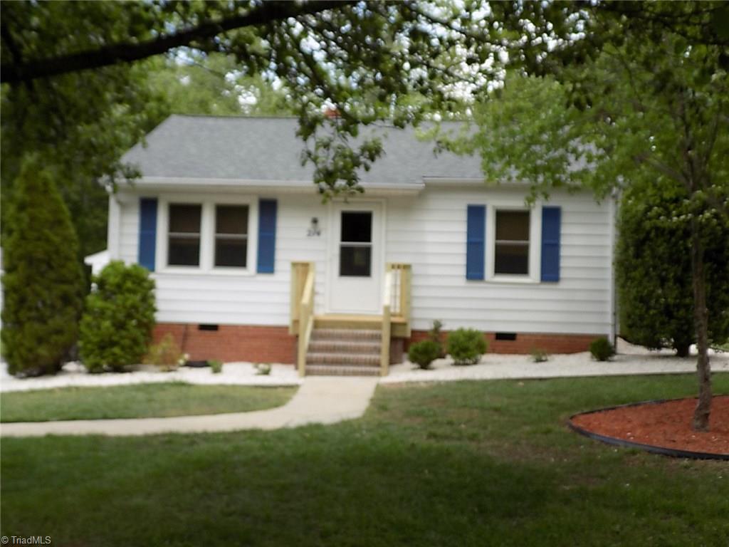 214 Mendenhall Road Jamestown, NC 27282 - Photo 4 of 30 Gallery Image 4