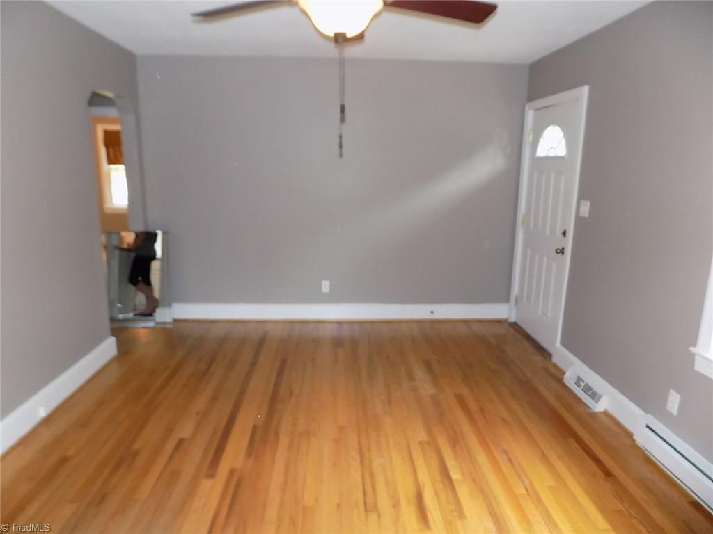 214 Mendenhall Road Jamestown, NC 27282 - Photo 5 of 30 Gallery Image 5
