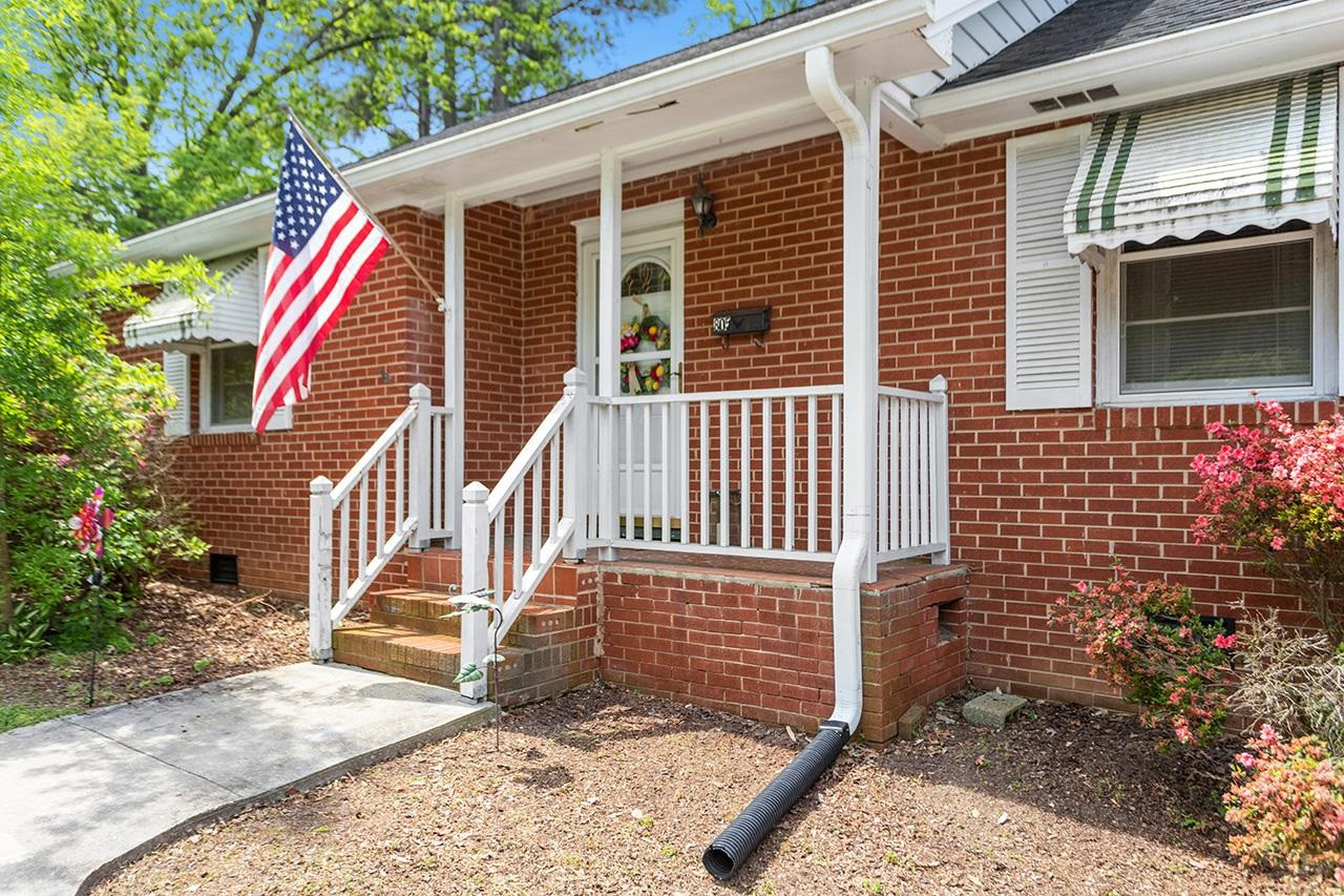 805 North King Charles Road Raleigh, NC 27610 - Photo 4 of 31 Photo 4