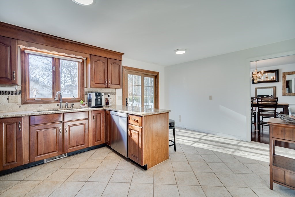 75 Wolf Swamp Road Longmeadow, MA 01106 - Photo 6 of 42