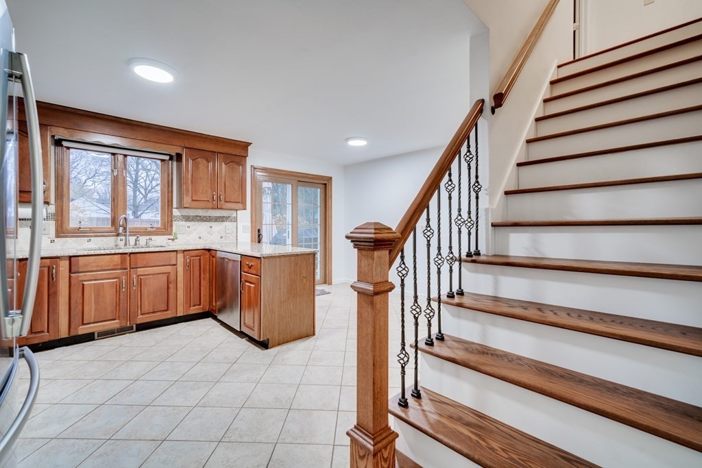 75 Wolf Swamp Road Longmeadow, MA 01106 - Photo 8 of 42