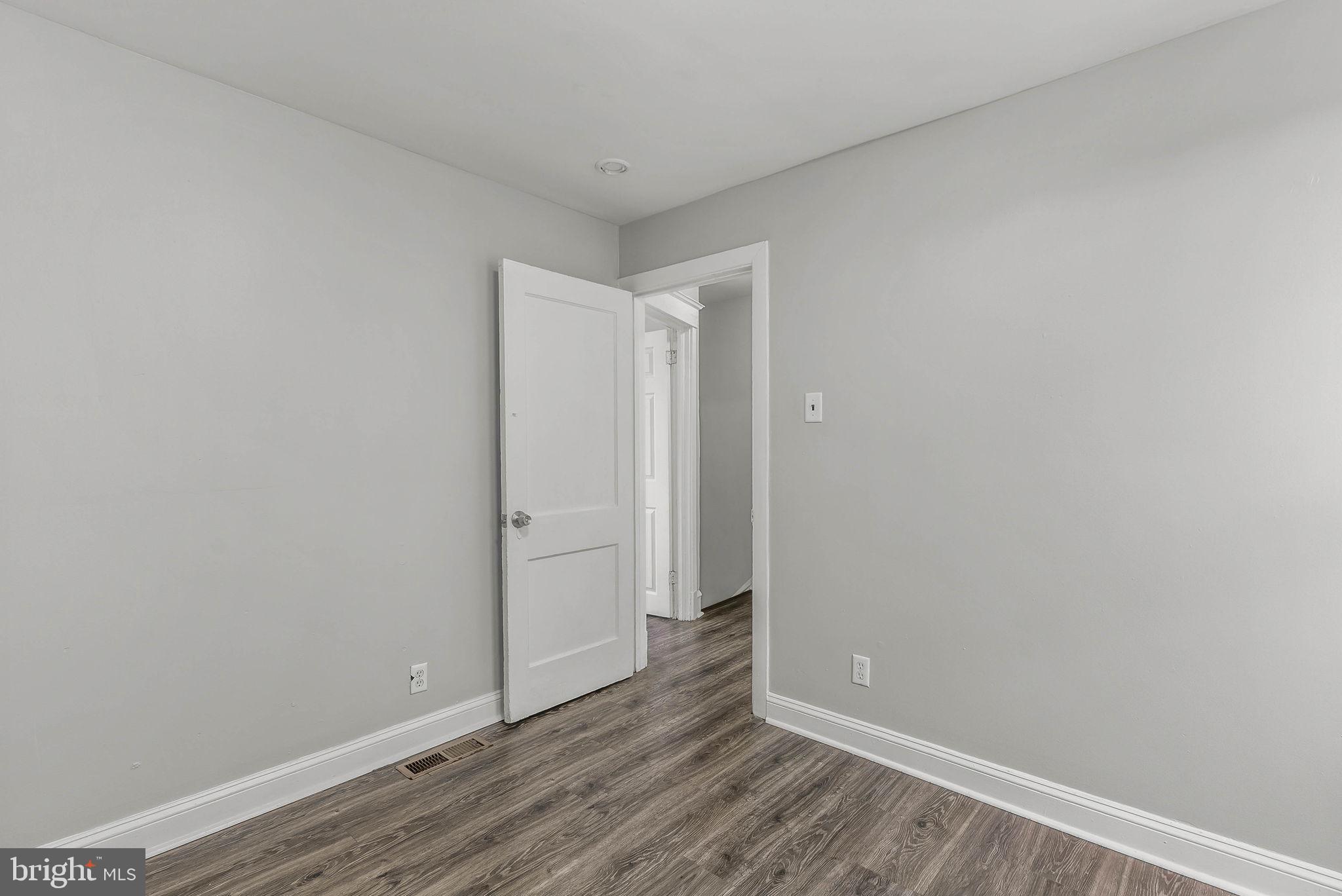 7052 Aberdeen Road Upper Darby, PA 19082 - Photo 19 of 27