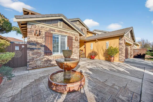 a view of a workspace with furniture