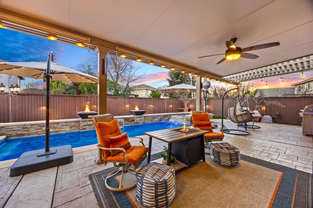 3670 Topaz Road West Sacramento, CA 95691 - Photo 94 of 97 a building outdoor space with patio furniture and potted plants