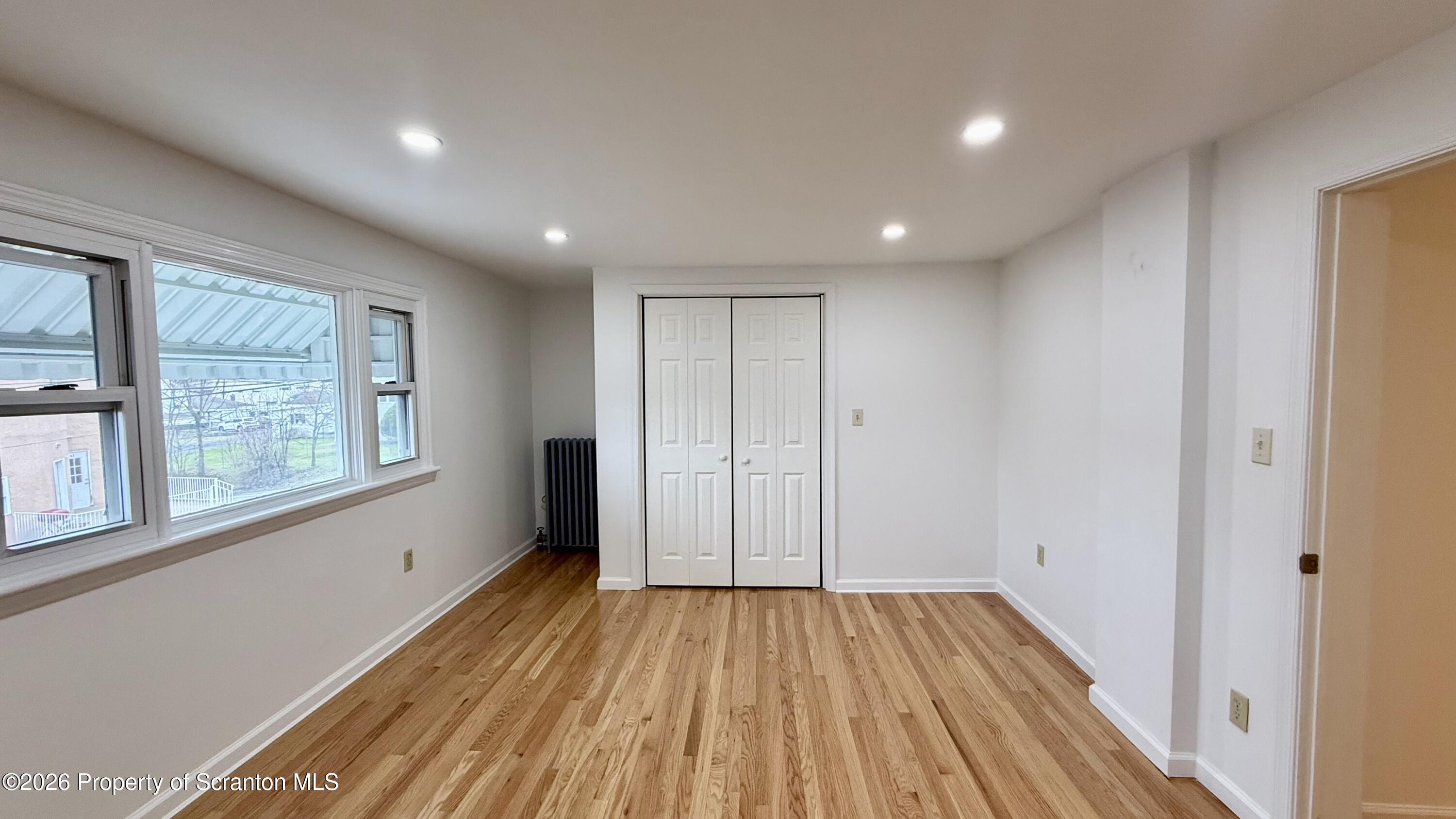 140 Sand Street Dunmore, PA 18510 - Photo 8 of 12 IMG_2258