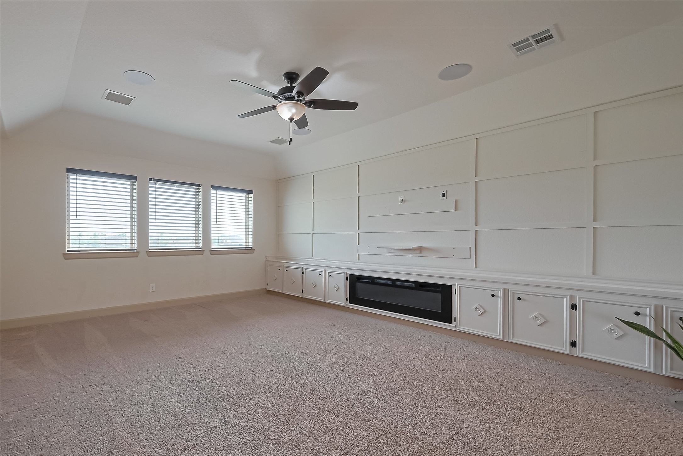 4810 Dubuque Parkway Rosharon, TX 77583 - Photo 26 of 45 a view of an empty room with a window